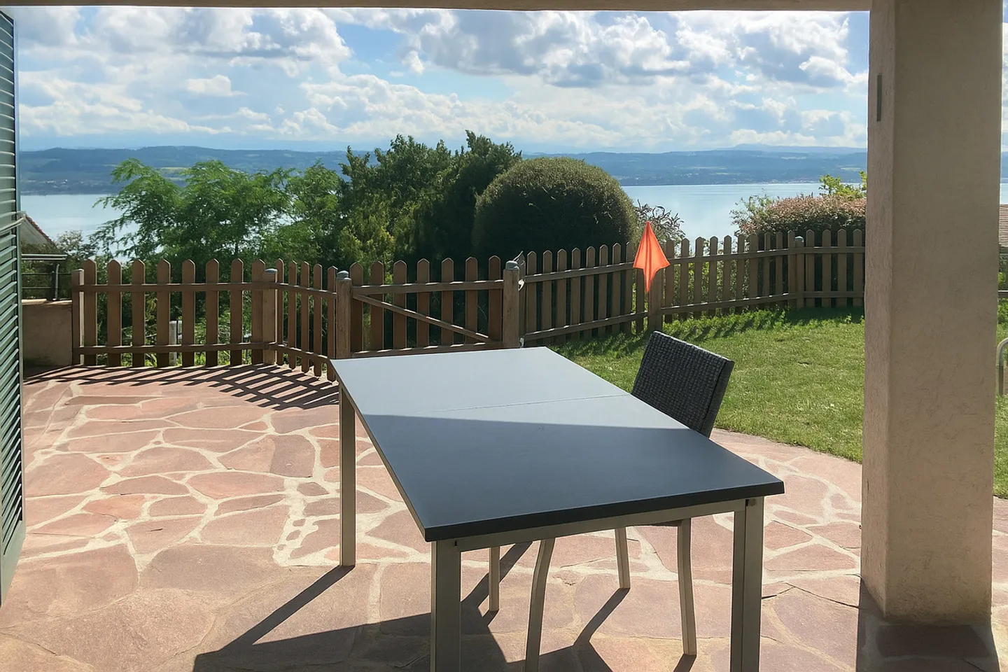 7.5-Zimmer-Einfamilienhaus mit Studio und einzigartiger Seesicht - Foto 16 von 17