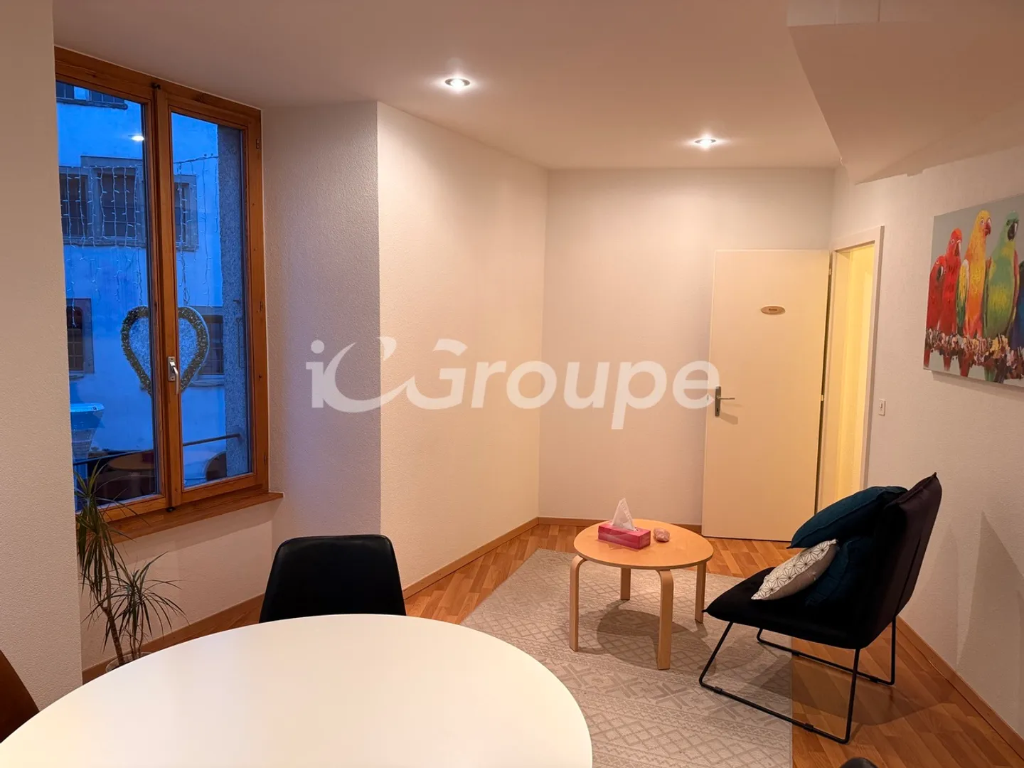 Ein Büro zur Miete im Stadtzentrum von Sion. - Foto 2 von 4