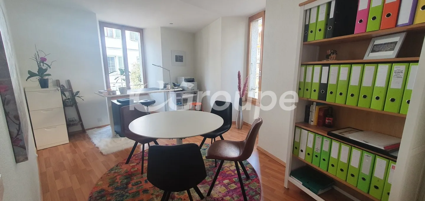 Ein Büro zur Miete im Stadtzentrum von Sion. - Foto 3 von 4