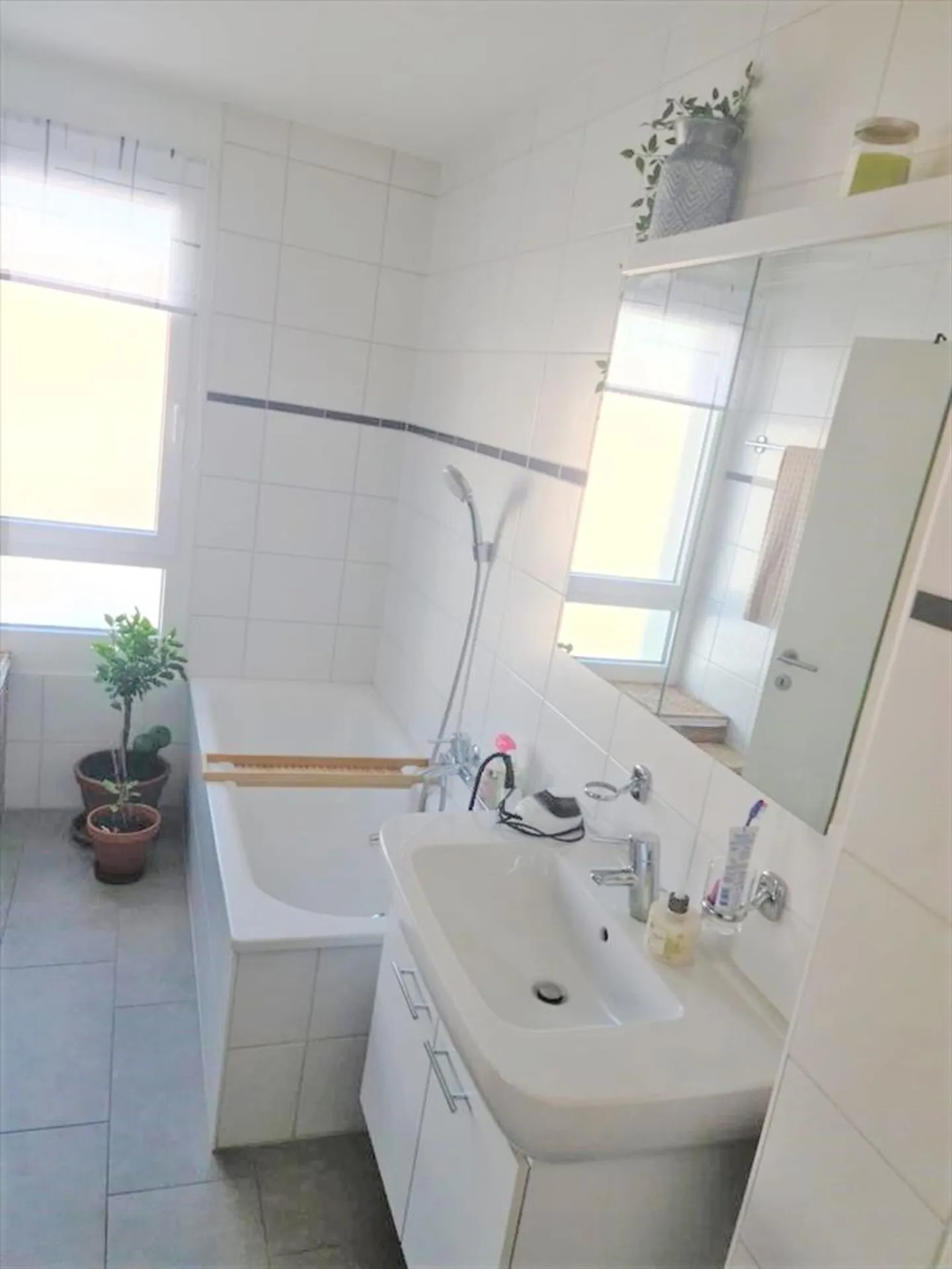 Magnifique 4.5 pièces moderne de 104 m2, avec balcon - Photo 6 sur 7