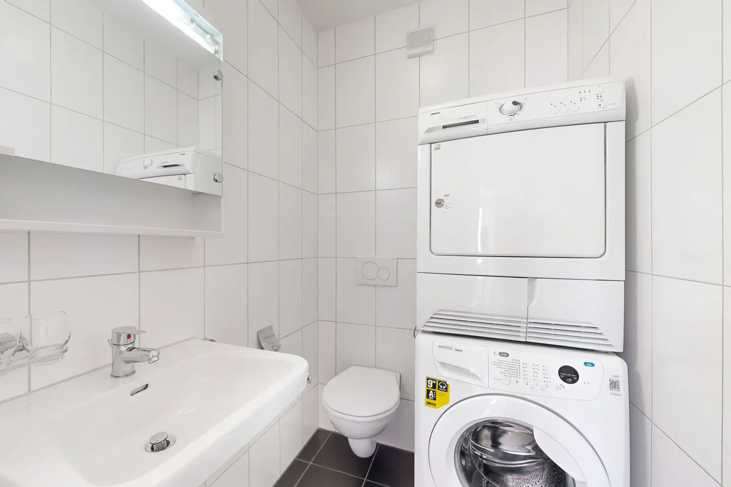 Helles & möbliertes WG-Zimmer im Lachen-Quartier (2.OG Zi 2) - Foto 7 von 7