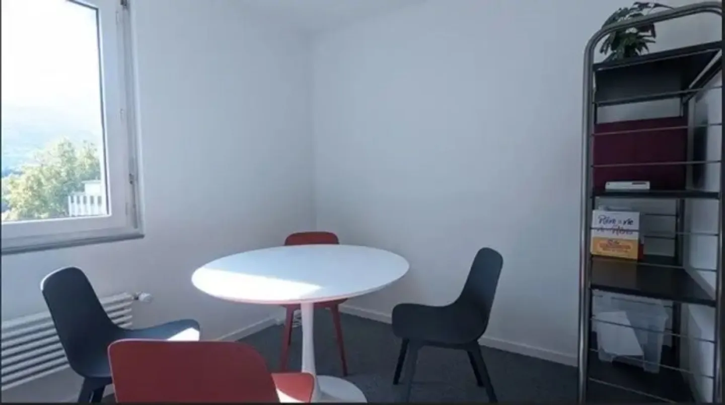 Bureau de 130 m2 à louer dès le 01.07.20204 ou à convenir - Photo 5 sur 9