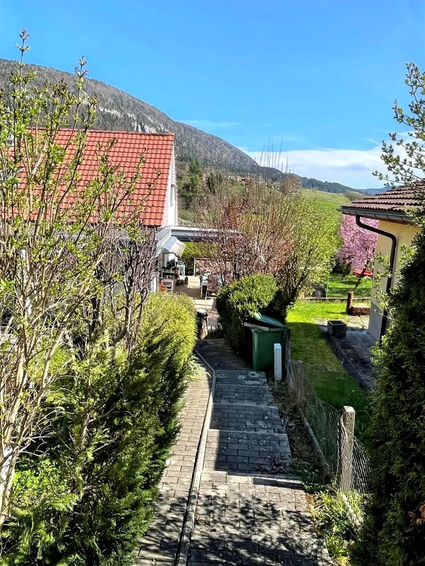 Charmantes Reihenhaus mit Talblick - Foto 5 von 13