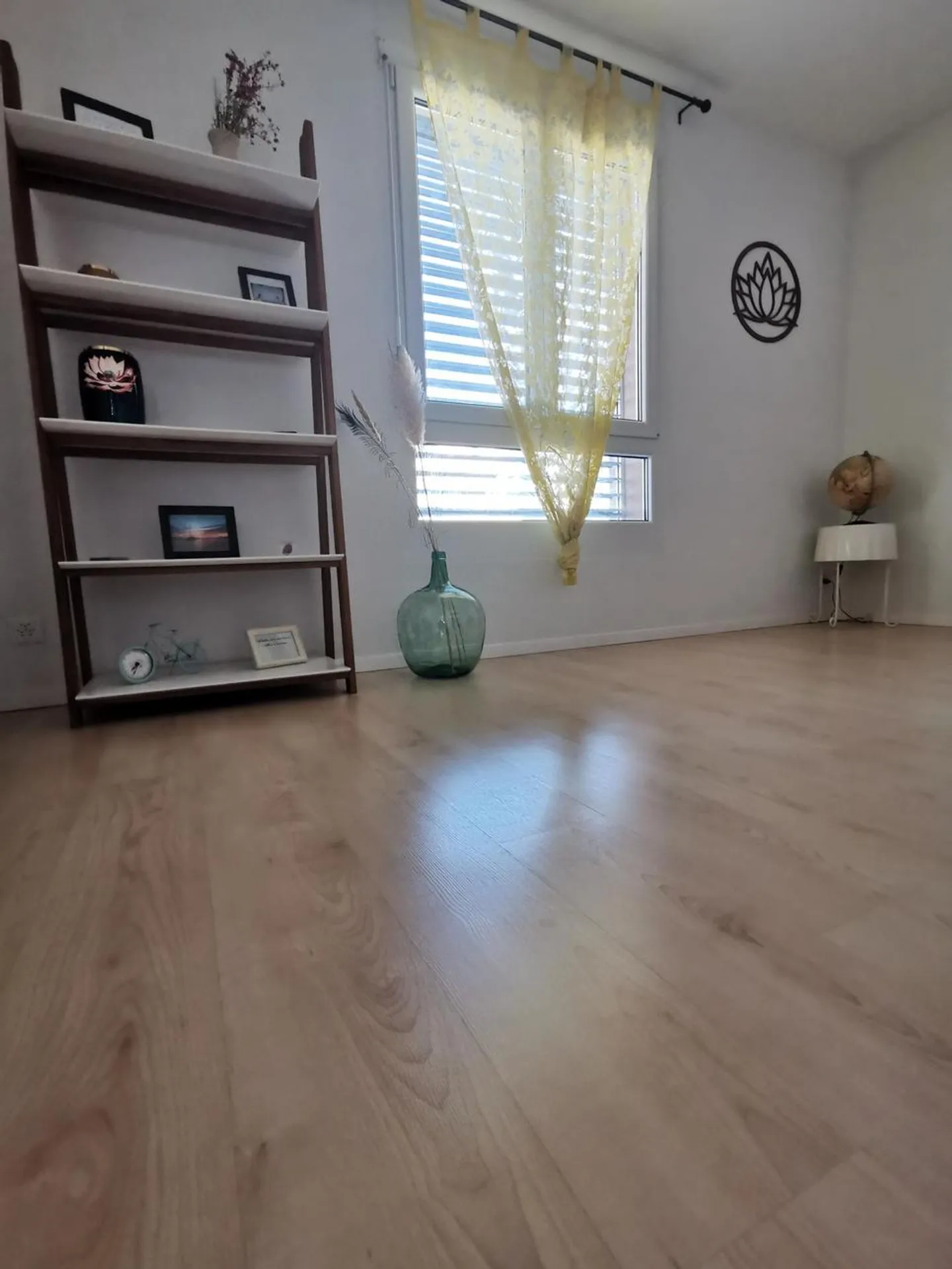 Charmant appartement de 3,5 pièces avec balcon à Yverdon-les-Bains - Foto 4 di 11