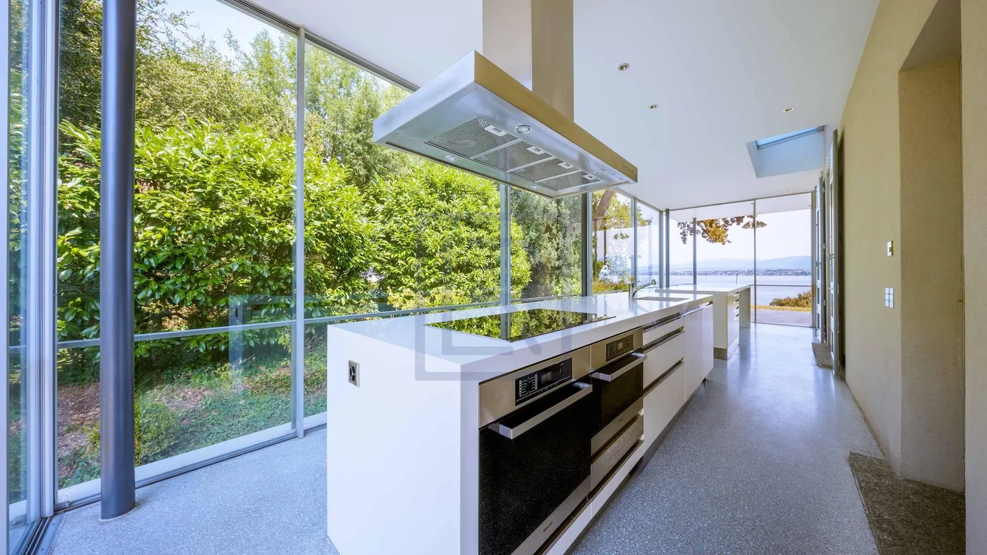 Villa Waterfront con Vista Lago - Foto 3 di 5