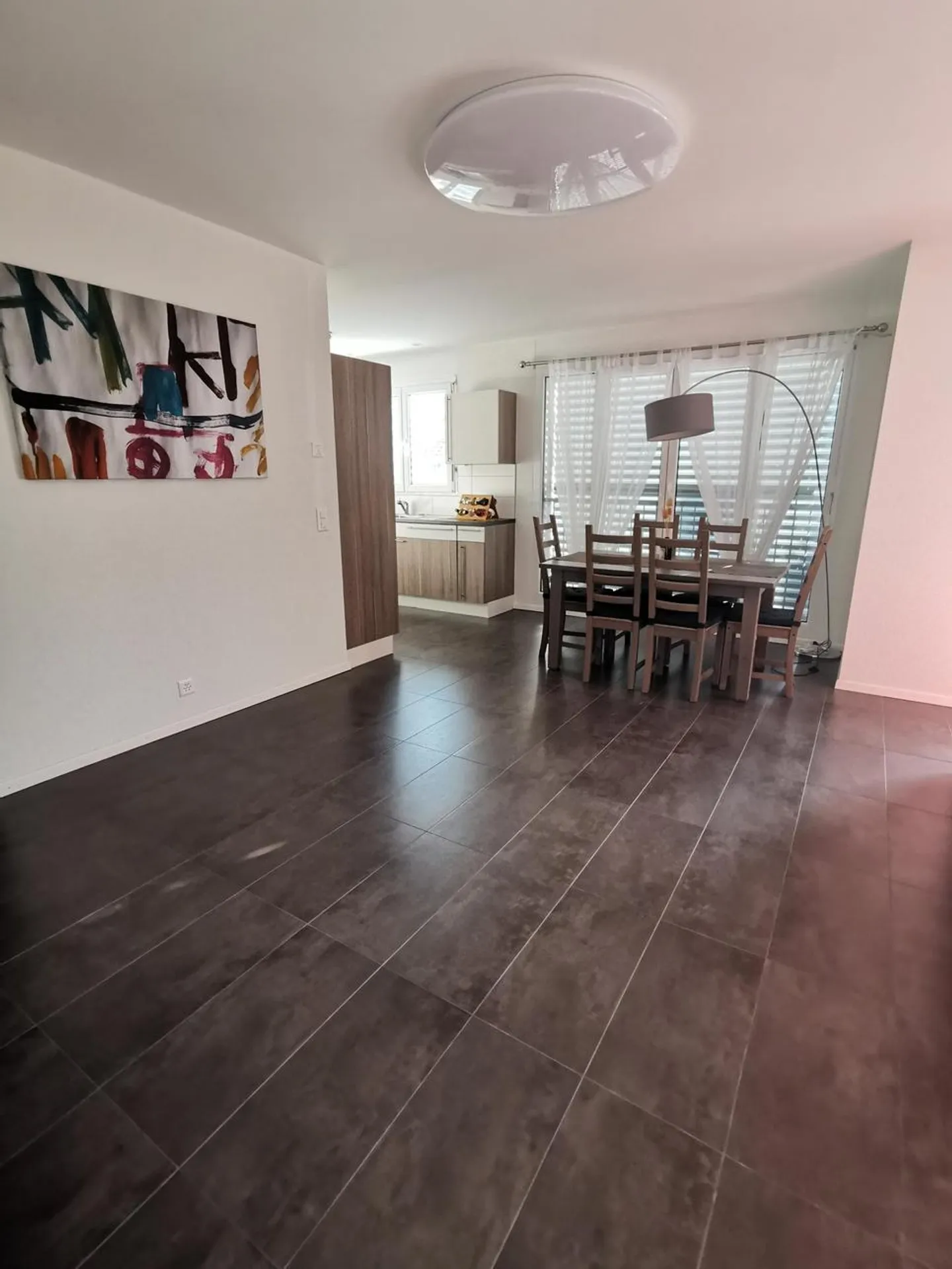 Charmant appartement de 3,5 pièces avec balcon à Yverdon-les-Bains - Foto 5 di 11