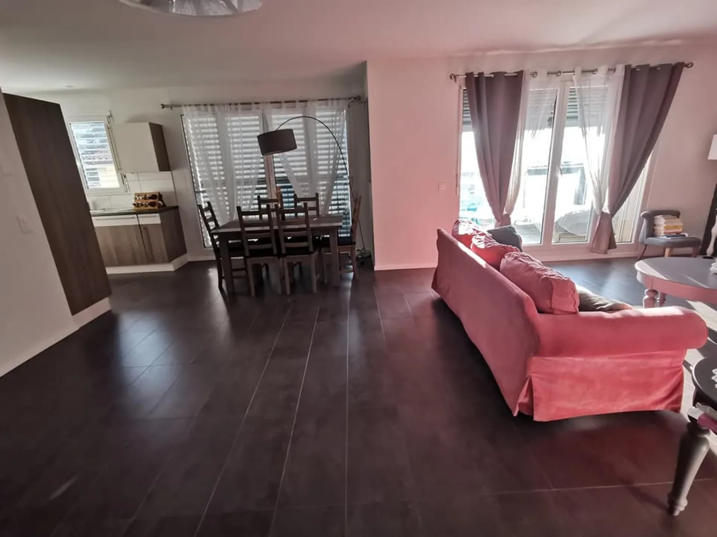 Charmant appartement de 3,5 pièces avec balcon à Yverdon-les-Bains - Foto 7 di 11