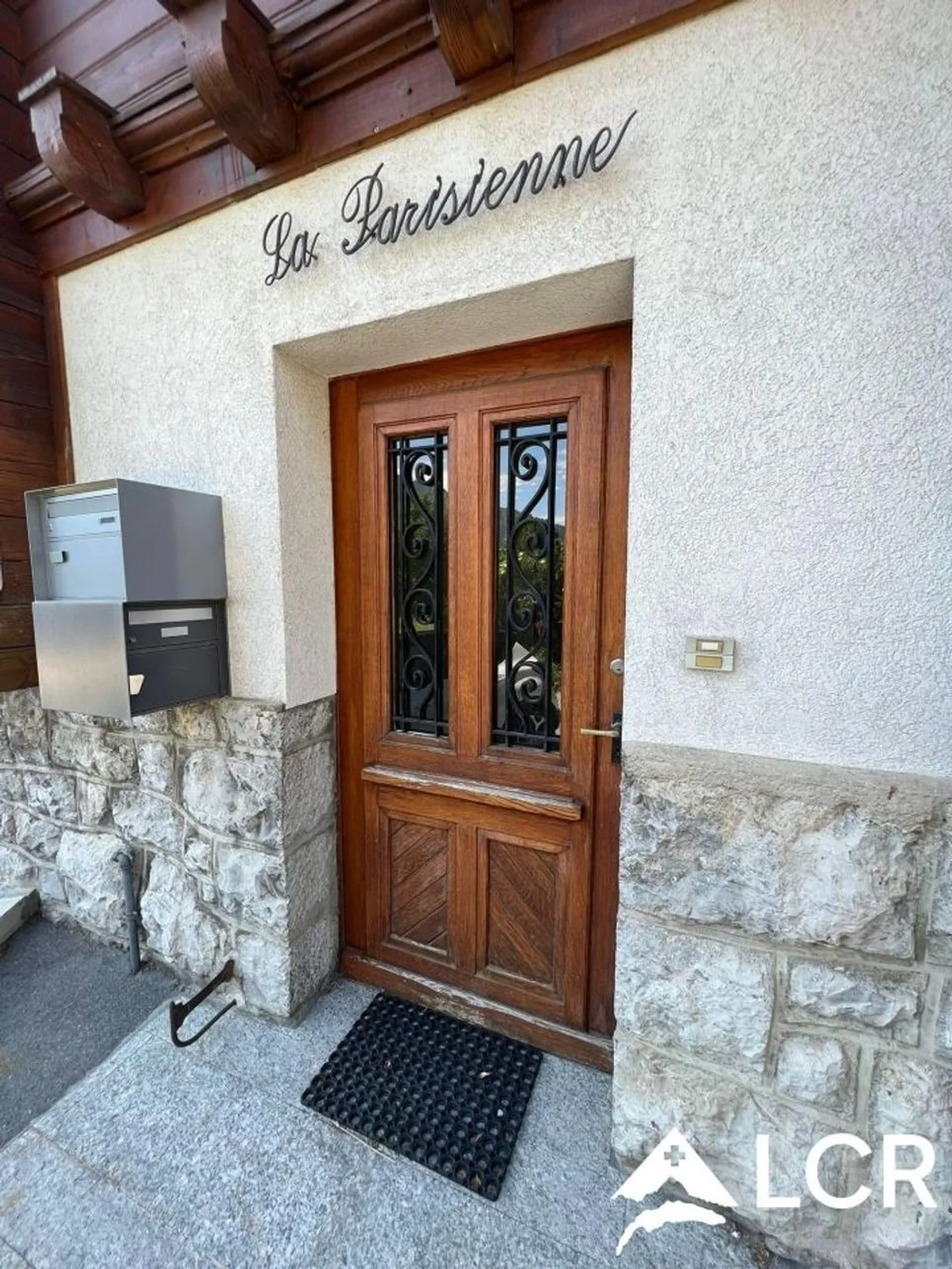 Wunderschönes Gebäude in Leysin / 2 Wohnungen und 2 Geschäfte / 7 Parkplätze - Foto 6 von 13