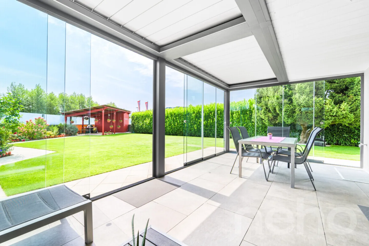 Casa bifamiliare moderna con grande giardino - Foto 9 di 12