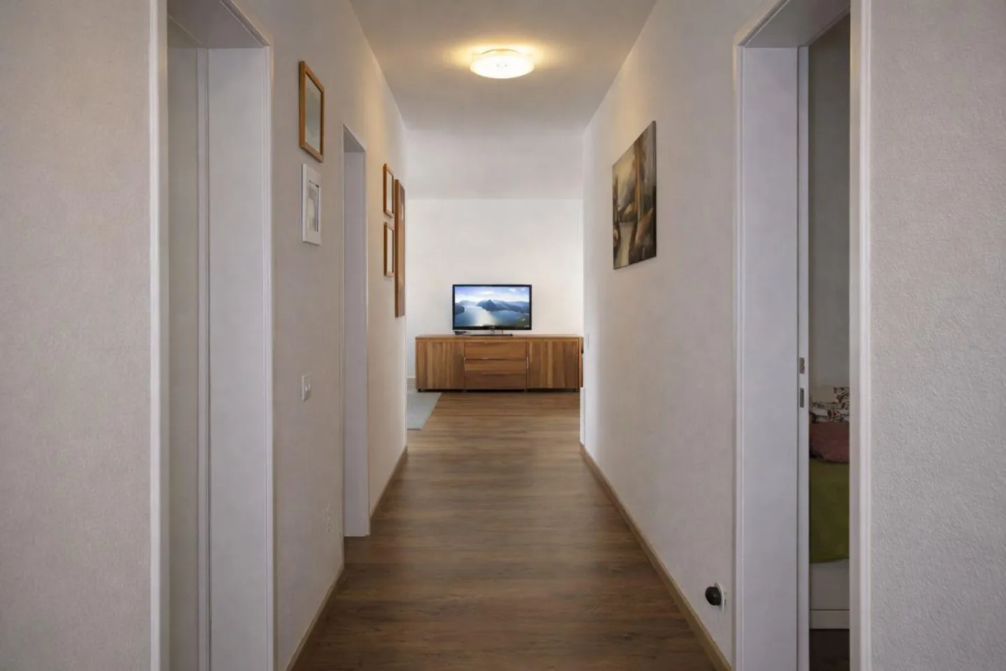 Renovated and central 3.5-room apartments for rent - Photo 2 of 14
