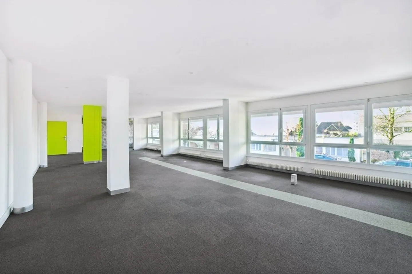 Spazio di vendita in open space nel quartiere Chailly - Foto 1 di 11