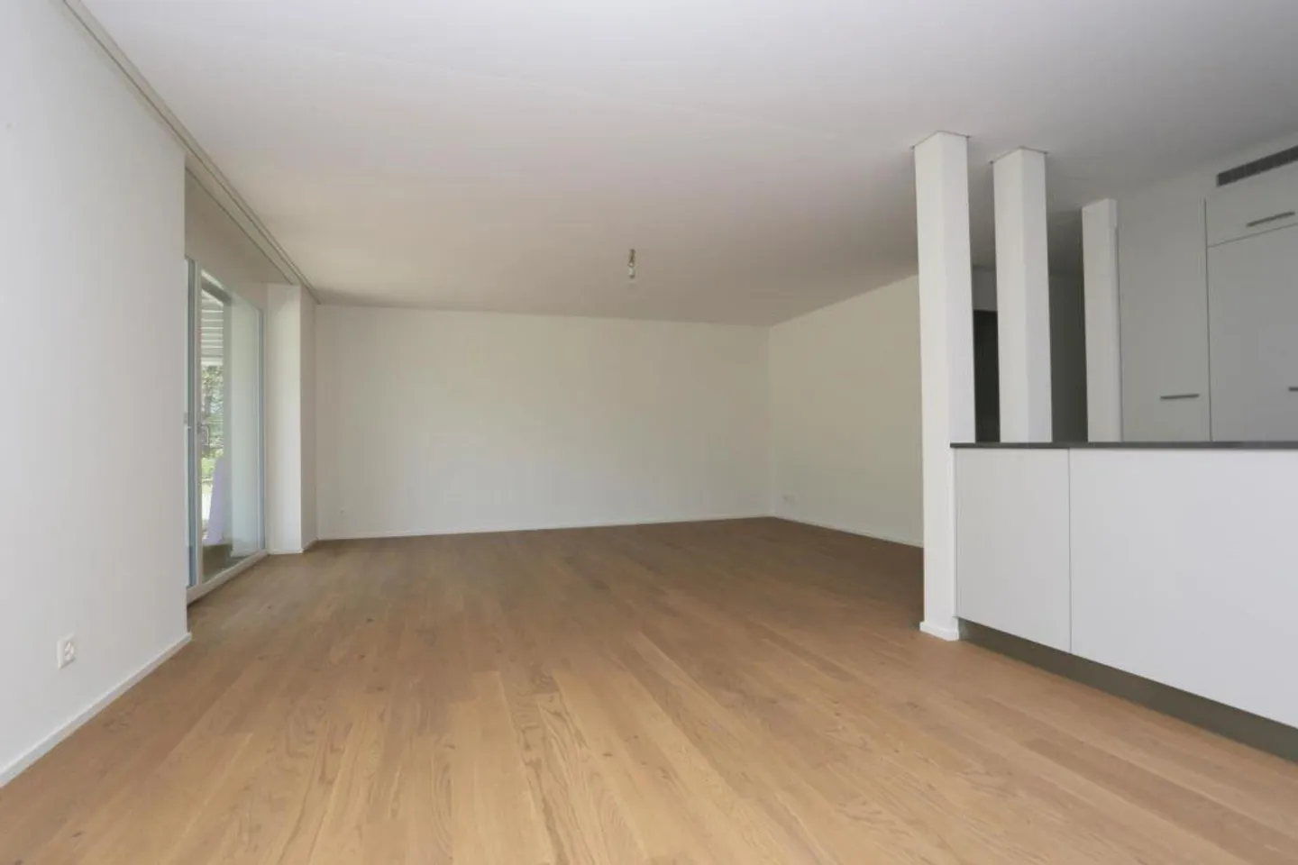 Appartement confortable de 4,5 pièces dans un quartier résidentiel calme - Photo 1 sur 8