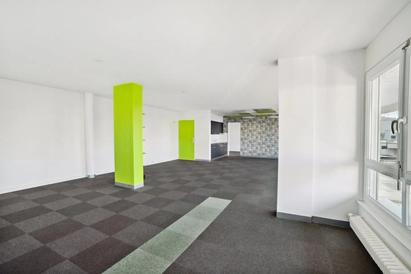 Spazio di vendita in open space nel quartiere Chailly - Foto 8 di 11