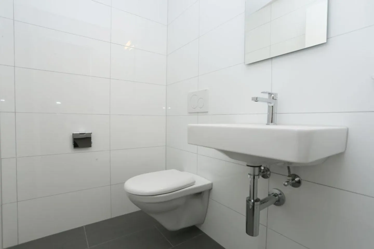 Appartement confortable de 4,5 pièces dans un quartier résidentiel calme - Photo 7 sur 8