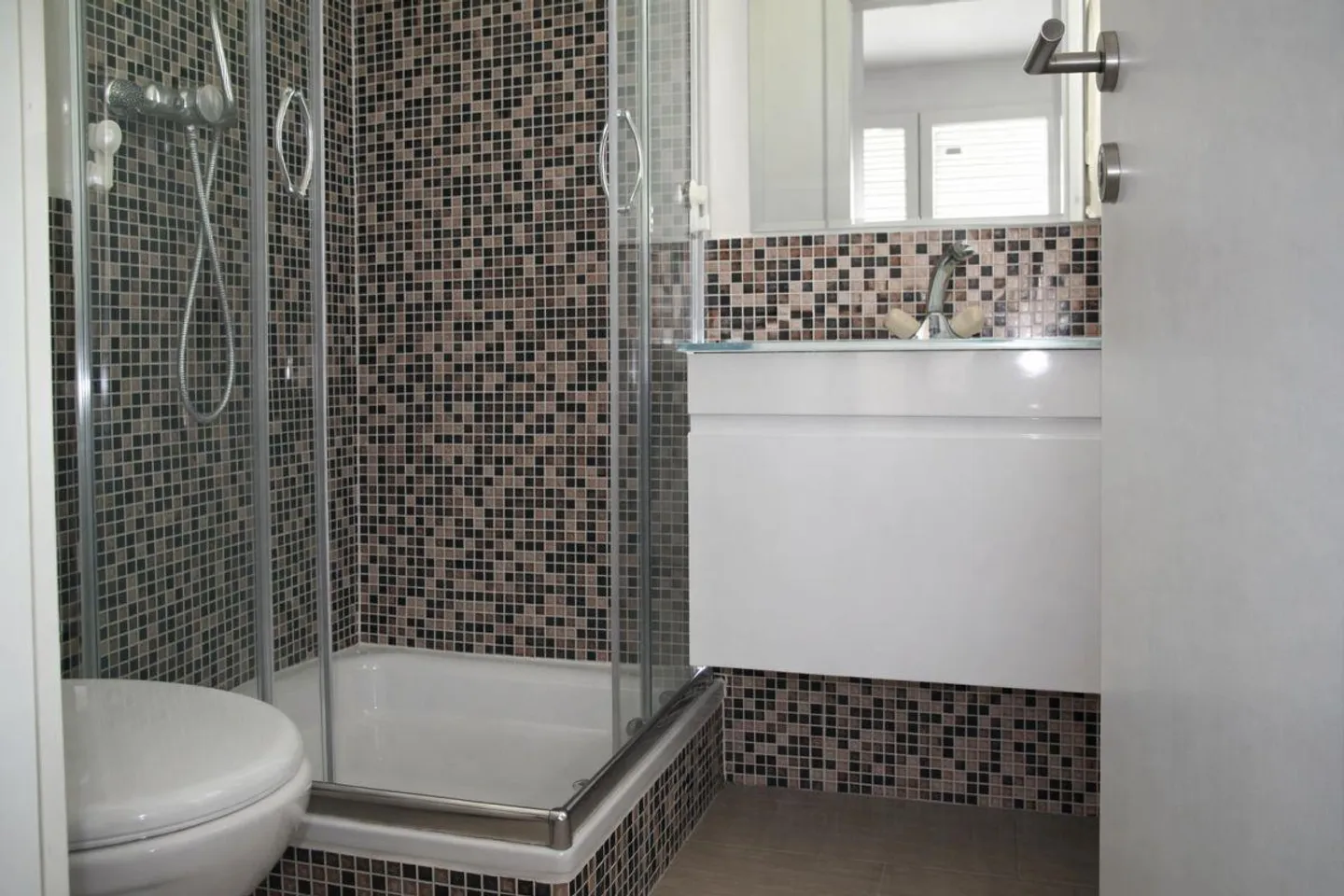 Renovated and central 3.5-room apartments for rent - Photo 13 of 14