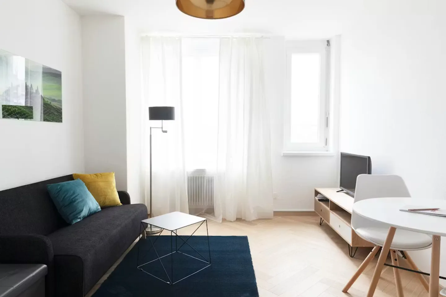 Chic Apartment in Zürich - Photo 1 of 4