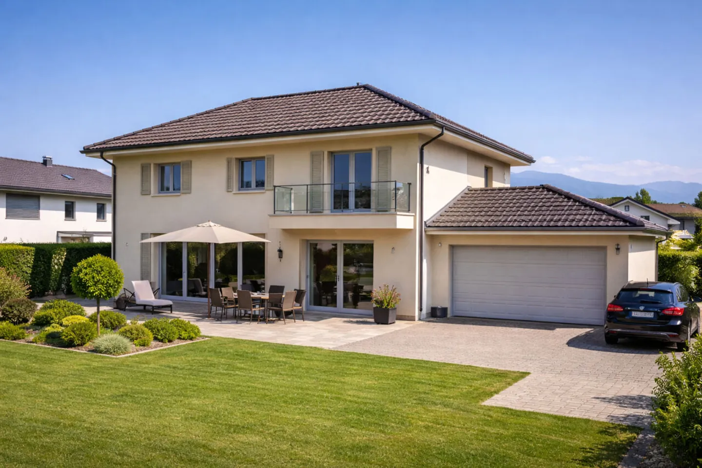 Wunderschönes Familienhaus mit 5 Schlafzimmern / großer Garten mit Schwimmbad - Foto 1 von 1