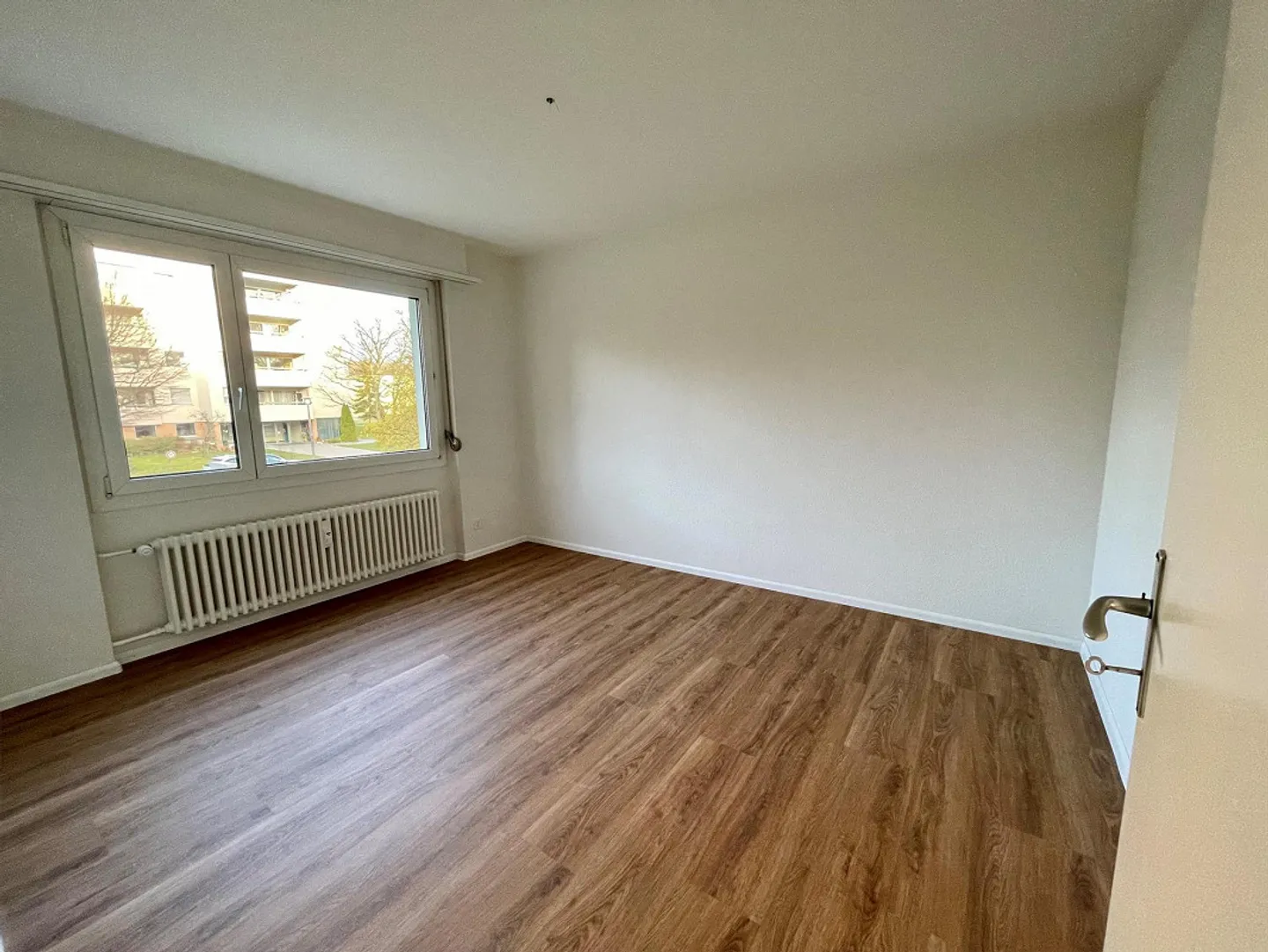 Appartement de 4,5 pièces fraîchement rénové - près des transports en commun et des commerces - Photo 7 sur 10