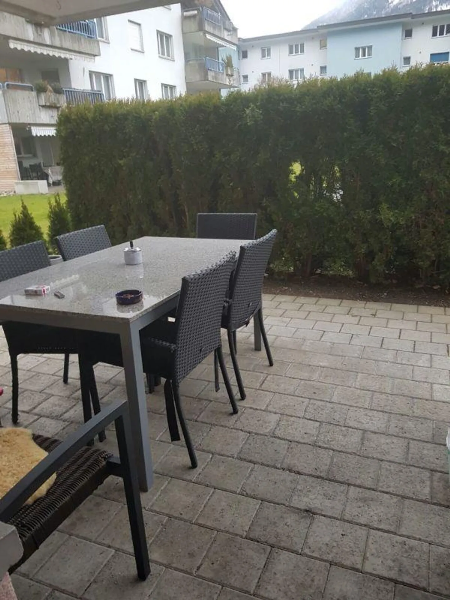 Dans un bel emplacement résidentiel avec un grand balcon ensoleillé - Photo 12 sur 13