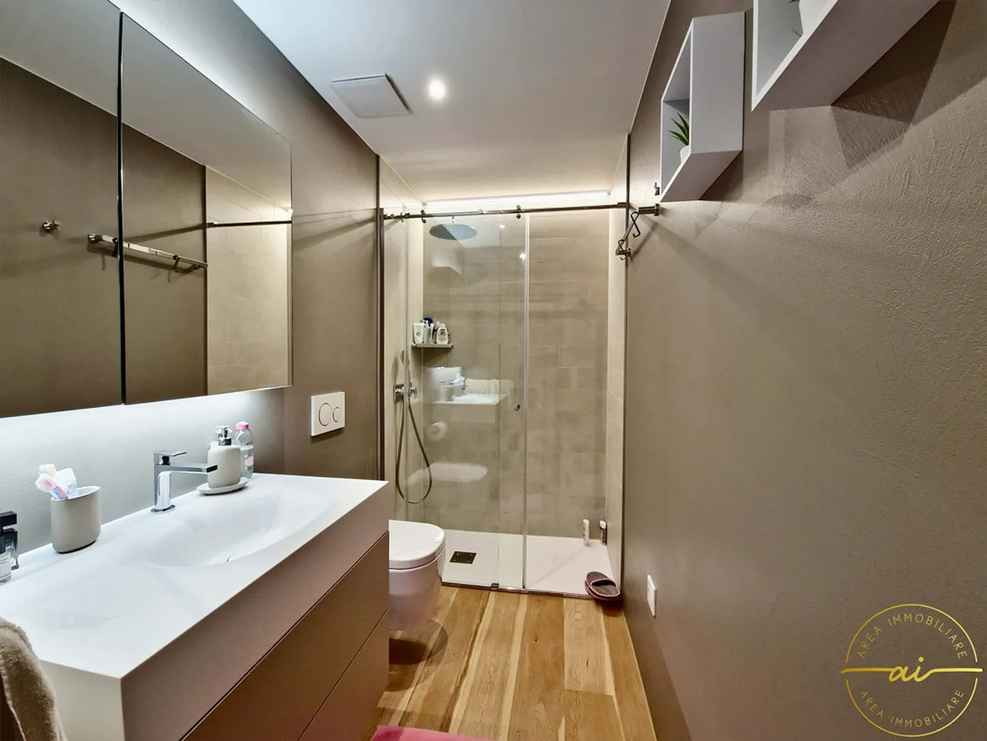 ELEGANT 3.5-ROOM APARTMENT WITH TERRACE AND LAKE VIEW - Photo 8 of 13