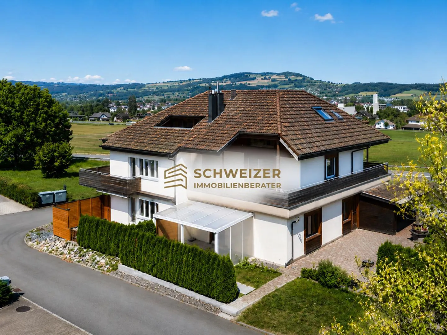 A location that convinces. An investment that excites. - Photo 3 of 4