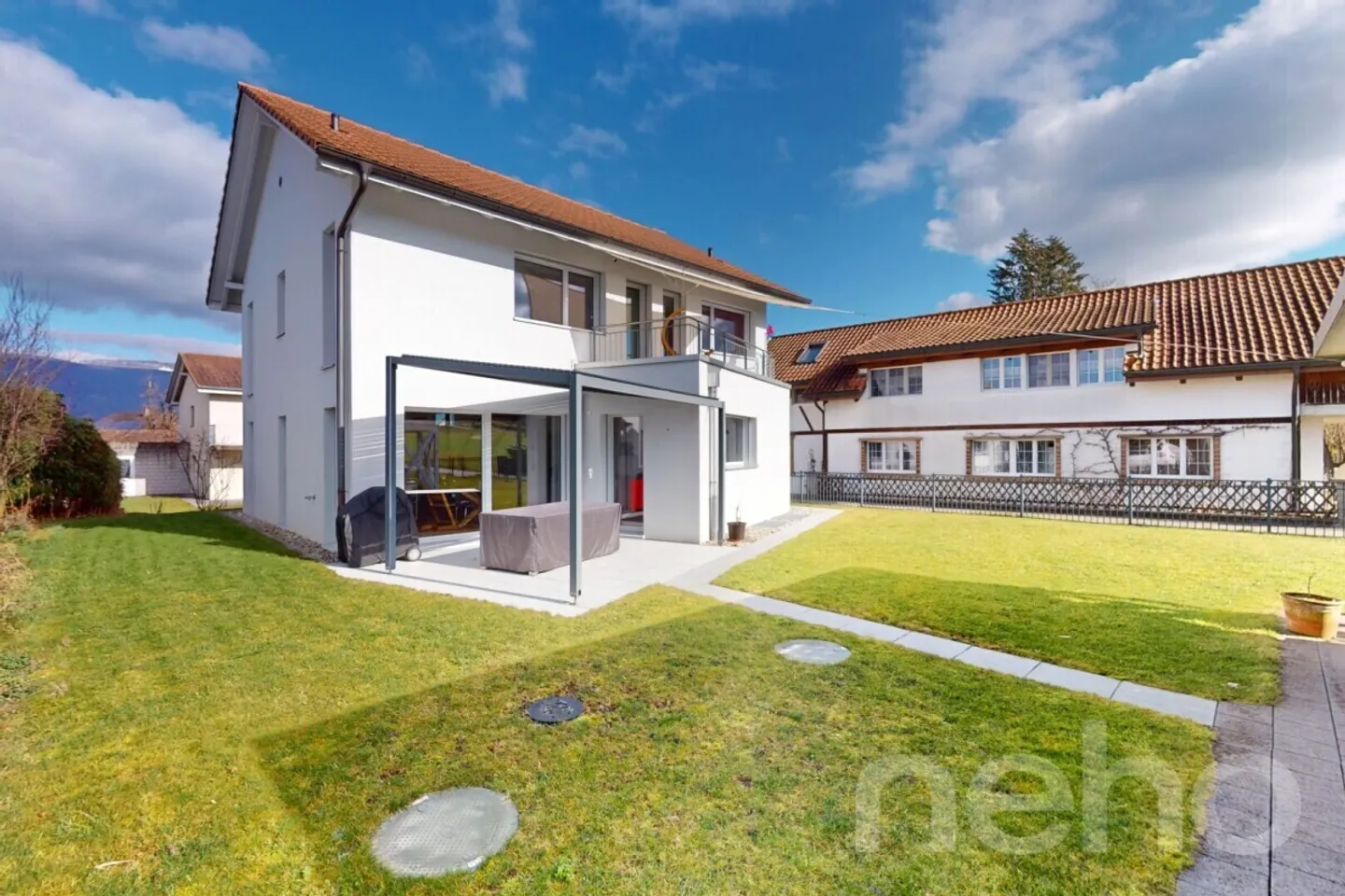 Neubau Familientraum mit grosszügigem Garten - Foto 3 von 13