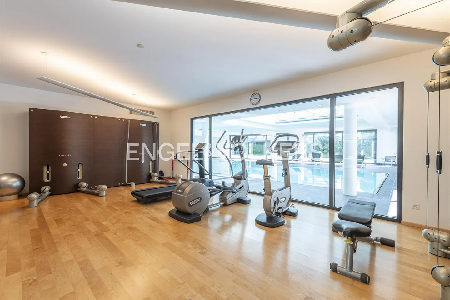 Penthouse design avec vue panoramique à 180° sur le lac - Photo 12 sur 13