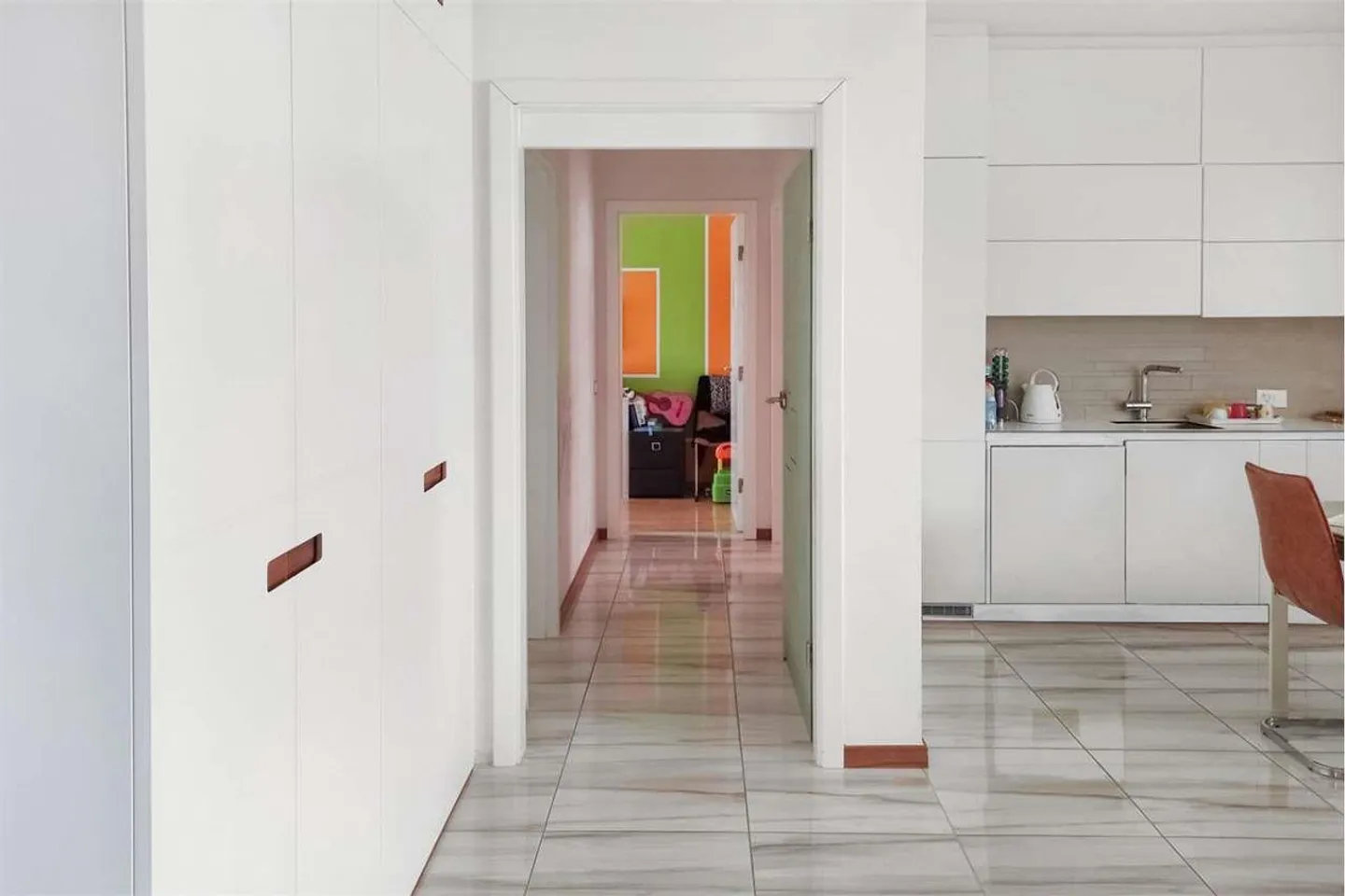 Luminoso appartamento di 4,5 stanze con balcone - Foto 6 di 13
