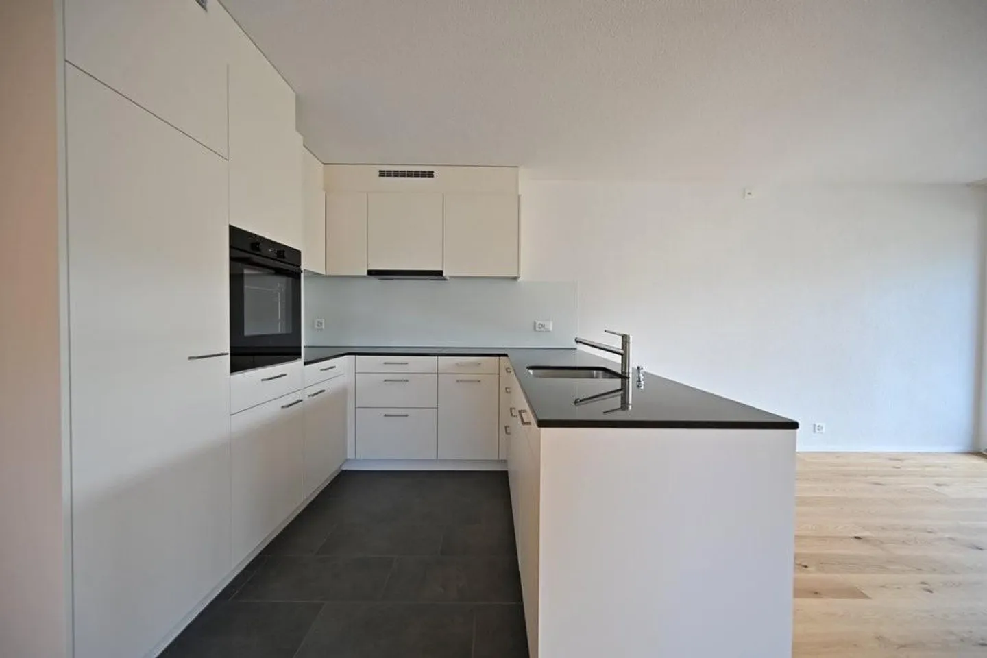 Modernes 4.5-Zimmer-Apartment - Foto 3 von 10
