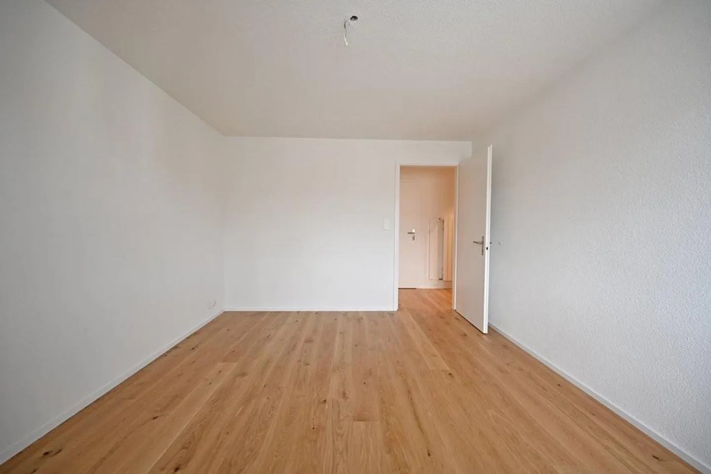 Modernes 4.5-Zimmer-Apartment - Foto 4 von 10