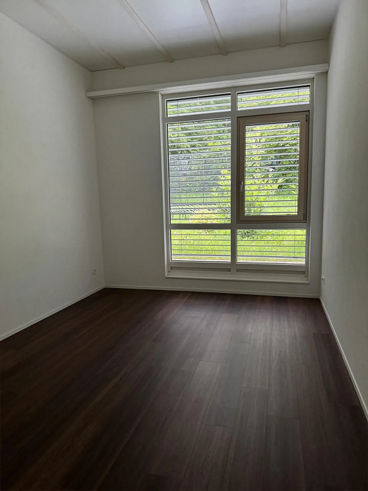 Cercasi nuovo inquilino per appartamento con giardino di 3,5 stanze a Rüschlikon - Foto 6 di 9