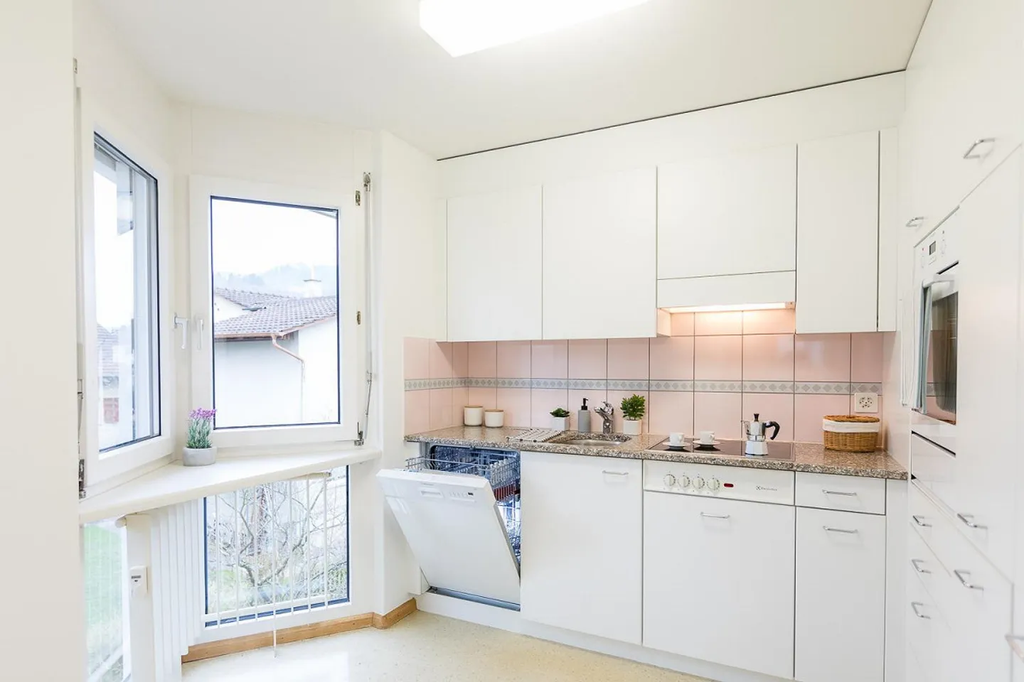 Geräumige Wohnung mit Balkon - Foto 3 von 9