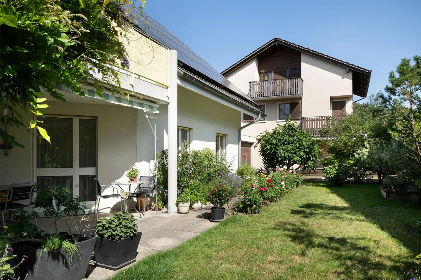 Ideale per famiglie: Casa unifamiliare indipendente con giardino - Foto 2 di 18