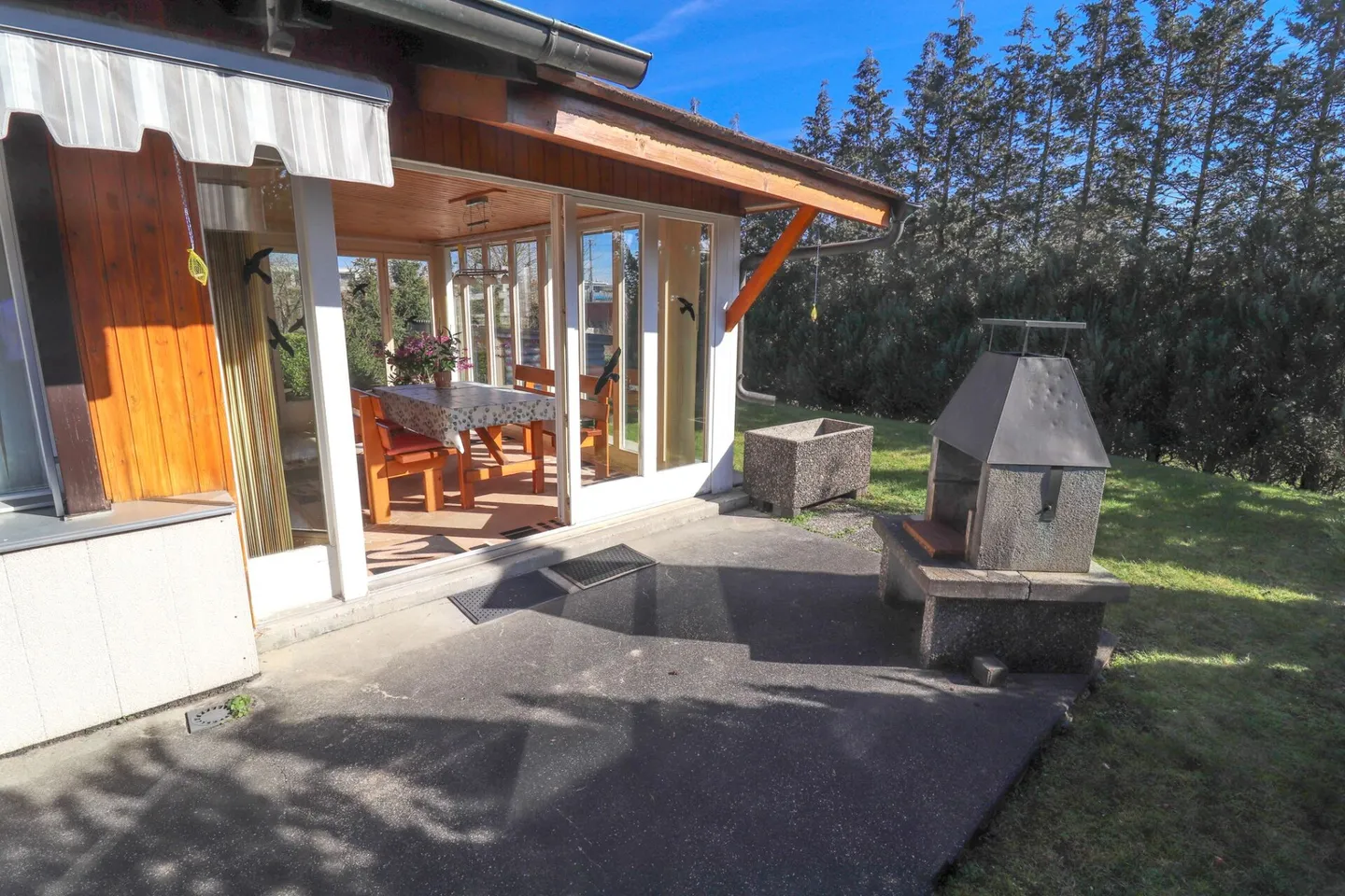 Maison individuelle de 5,5 pièces avec véranda et bâtiment supplémentaire sur un terrain de 1'091 m2 - Photo 11 sur 14