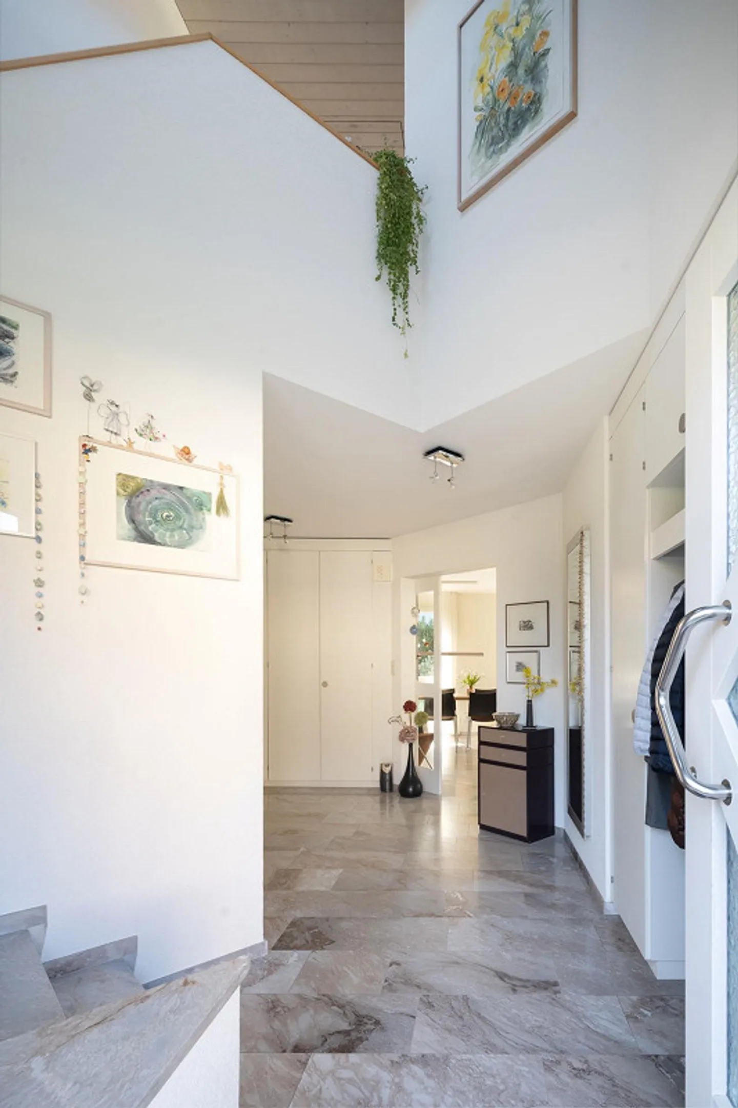 Ideale per famiglie: Casa unifamiliare indipendente con giardino - Foto 5 di 18