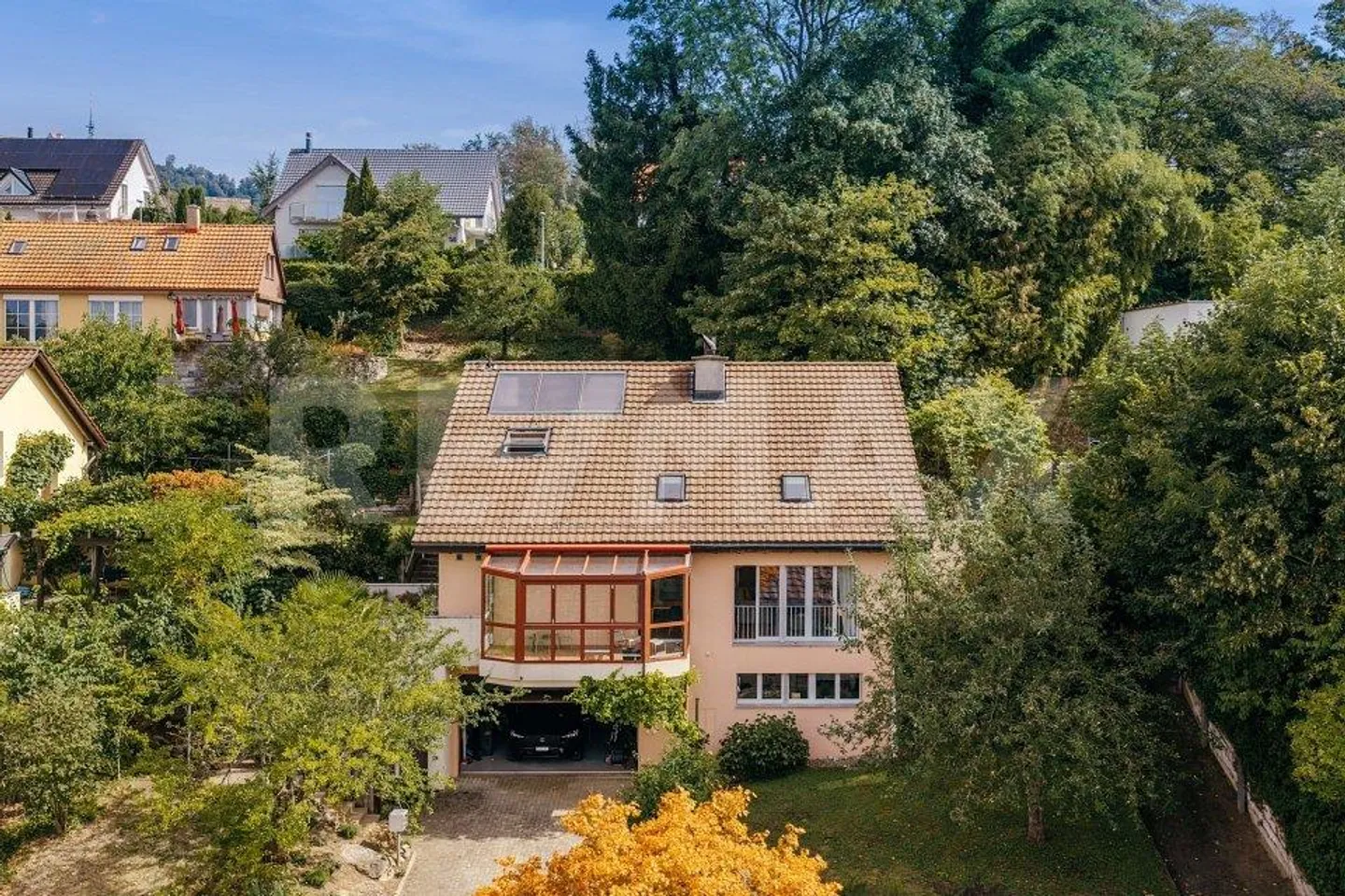 Charmantes Freistehendes Einfamilienhaus - Foto 1 von 13