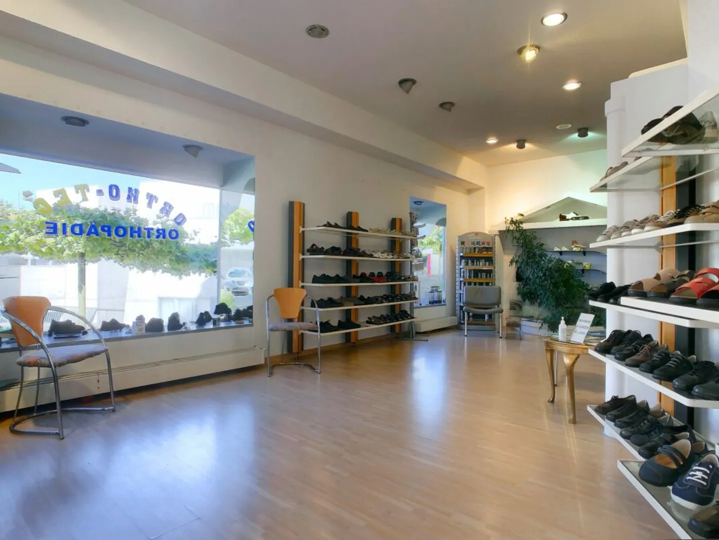 Proprietà commerciale versatile nella città vecchia di Burgdorf - Foto 1 di 14