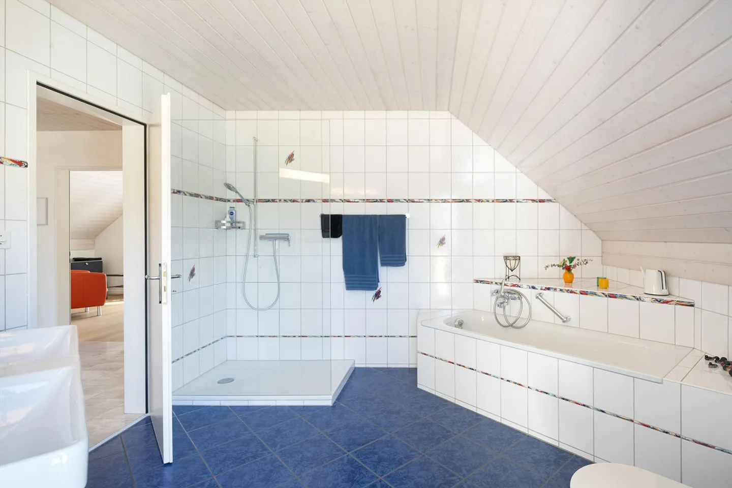 Ideale per famiglie: Casa unifamiliare indipendente con giardino - Foto 16 di 18