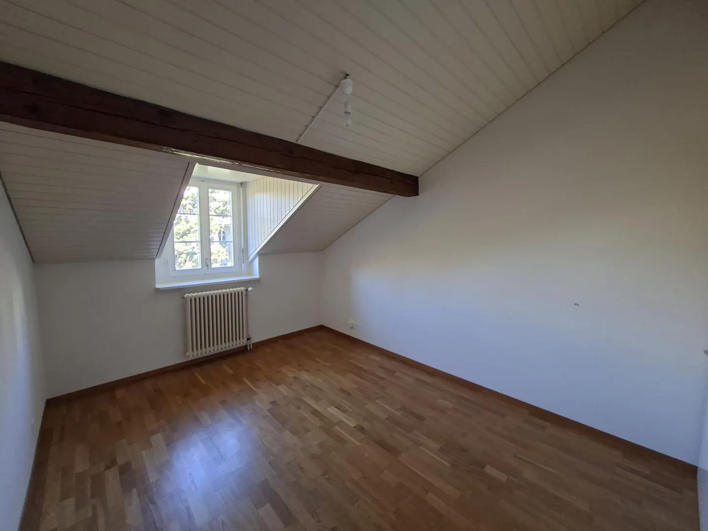 Charming Apartment with Fireplace - Photo 2 of 8