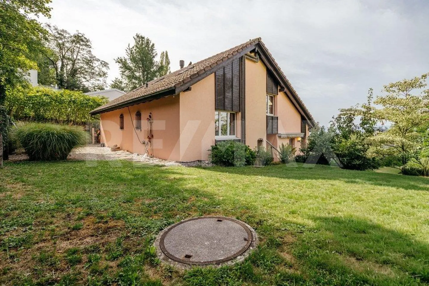 Charmantes Freistehendes Einfamilienhaus - Foto 7 von 13