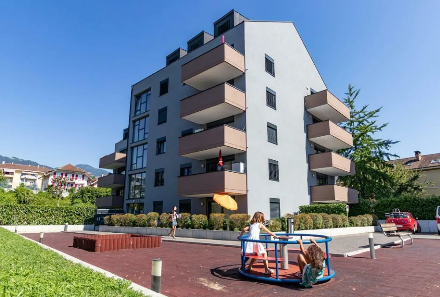 Appartamento moderno con 3 camere e balcone - Foto 1 di 11