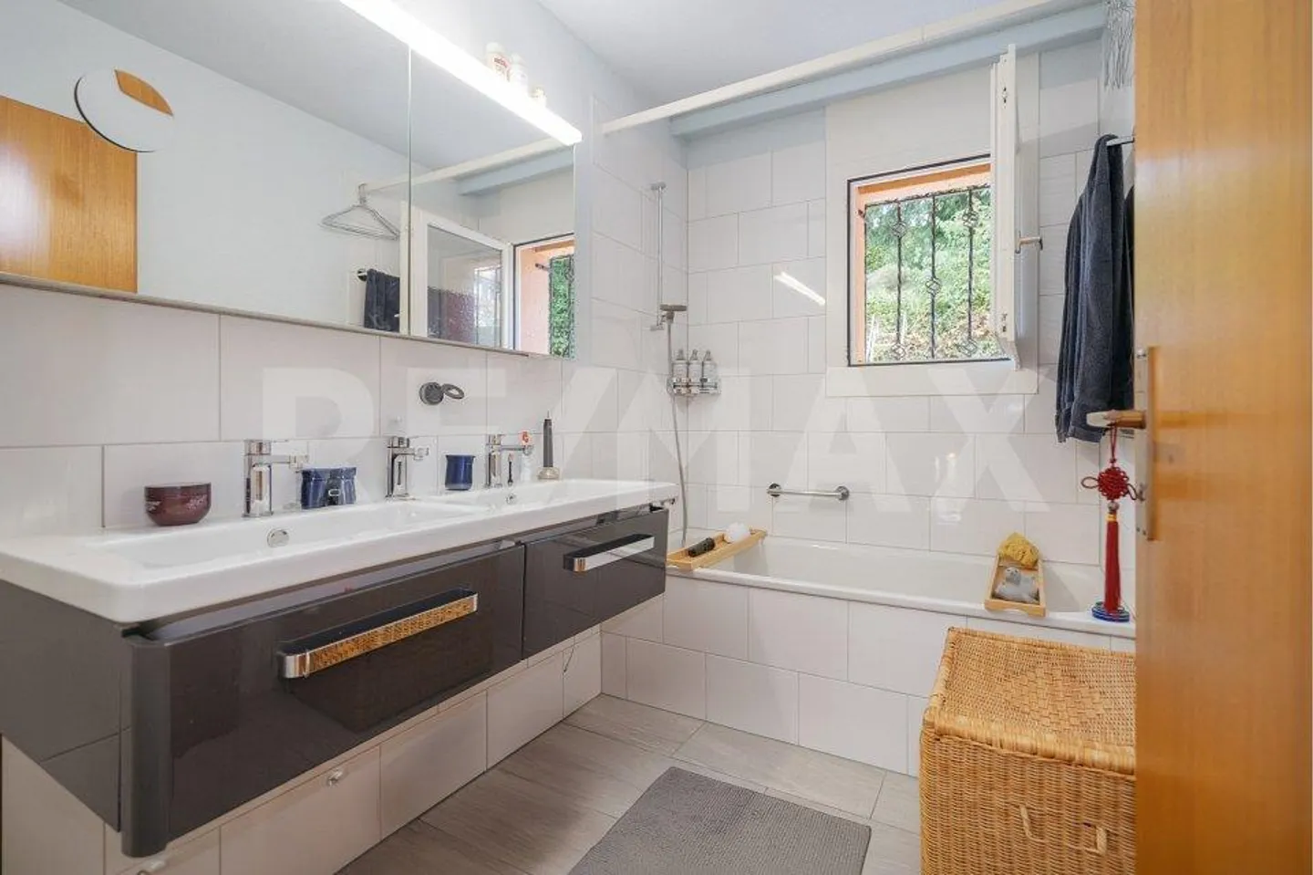 Charmantes Freistehendes Einfamilienhaus - Foto 8 von 13