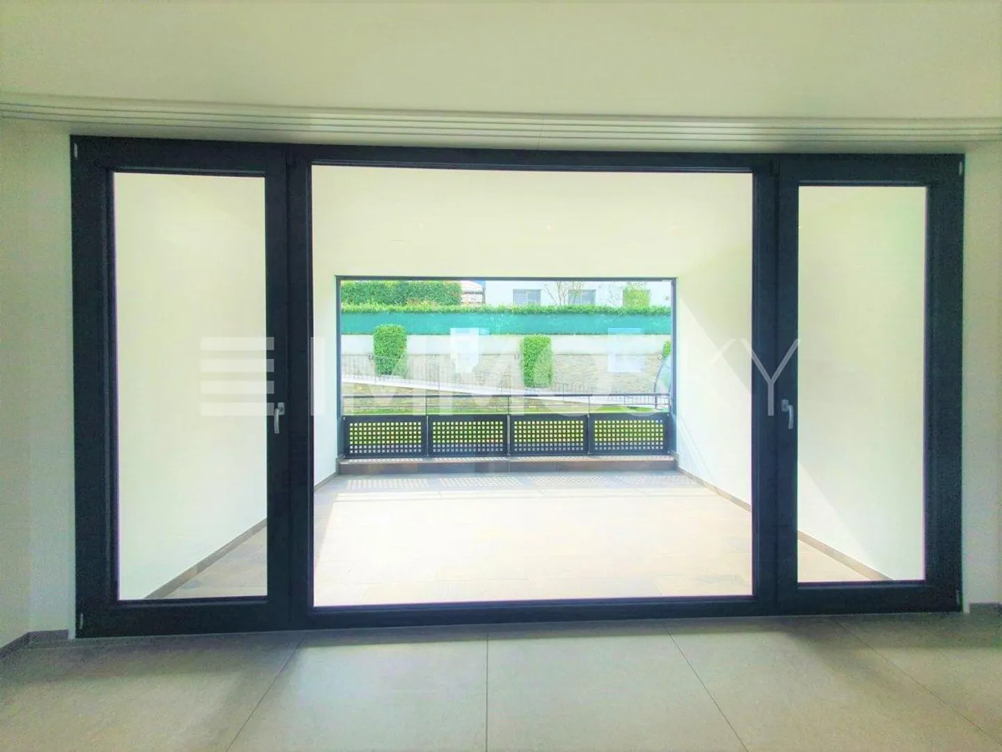 Revenu locatif moderne, élégant dans un quartier résidentiel - Photo 4 sur 5