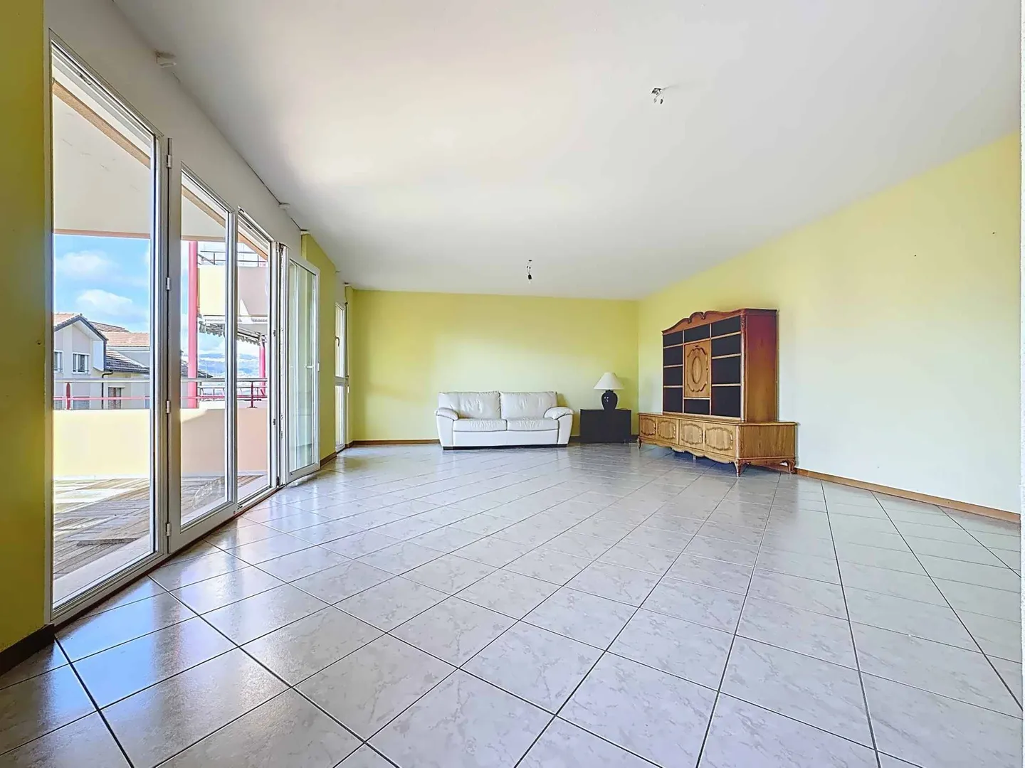 Spacious 3.5-room apartment with balcony - Photo 3 of 13