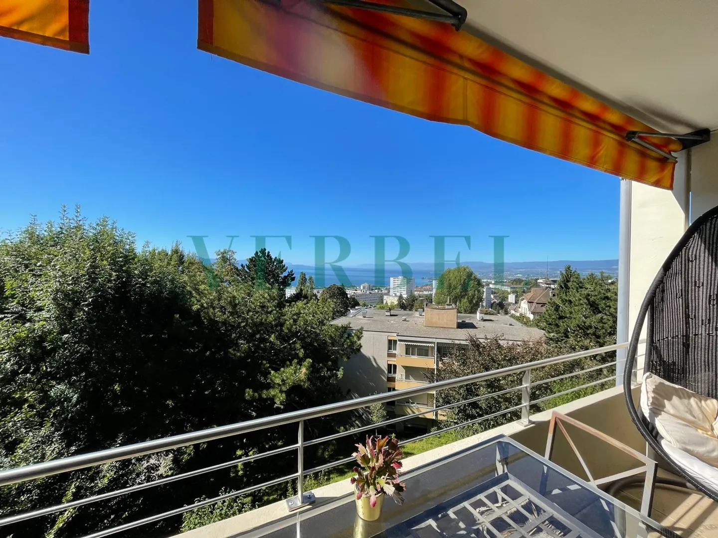 Coming Soon - South-Facing Apartment with City and Lake Views - Photo 3 of 3