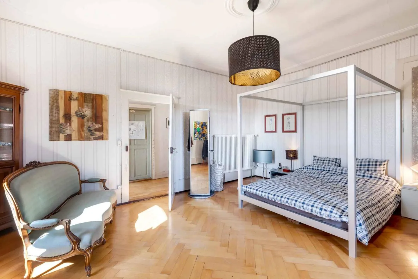 12-Zimmer-Haus - Foto 3 von 13