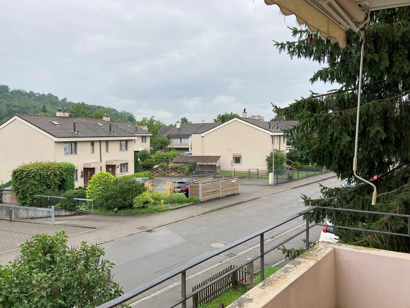 Wohnung mit Zwei Balkonen - Foto 2 von 9