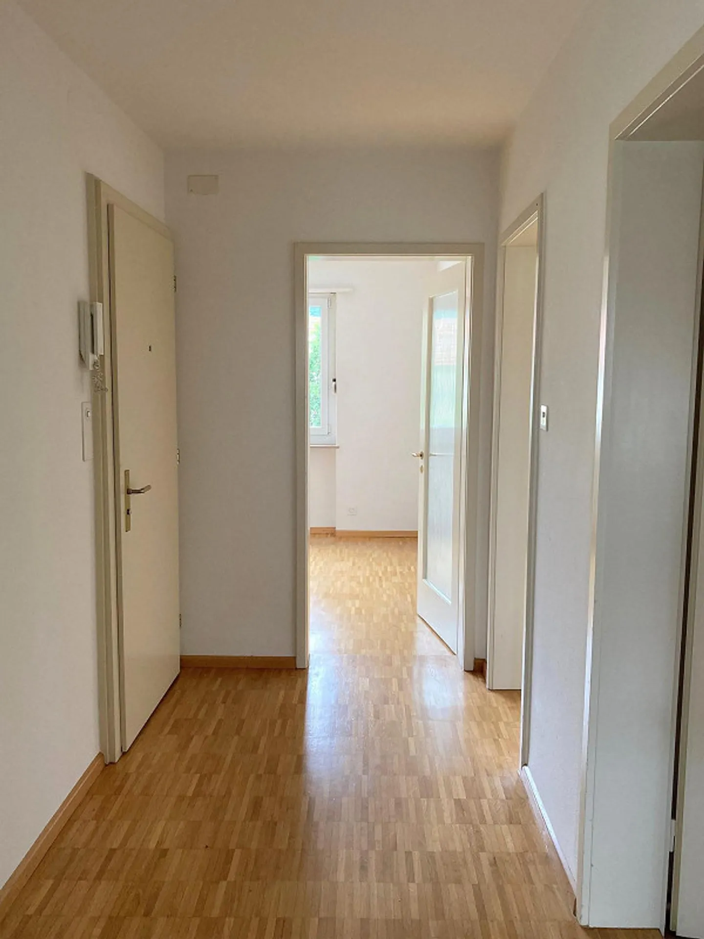 Wohnung mit Zwei Balkonen - Foto 4 von 9
