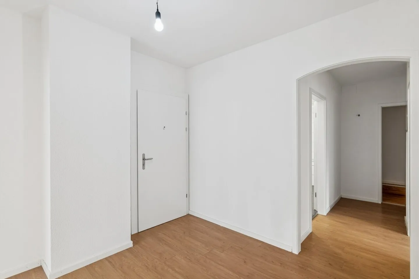 Renovierte Wohnung mit Balkon - Foto 8 von 10