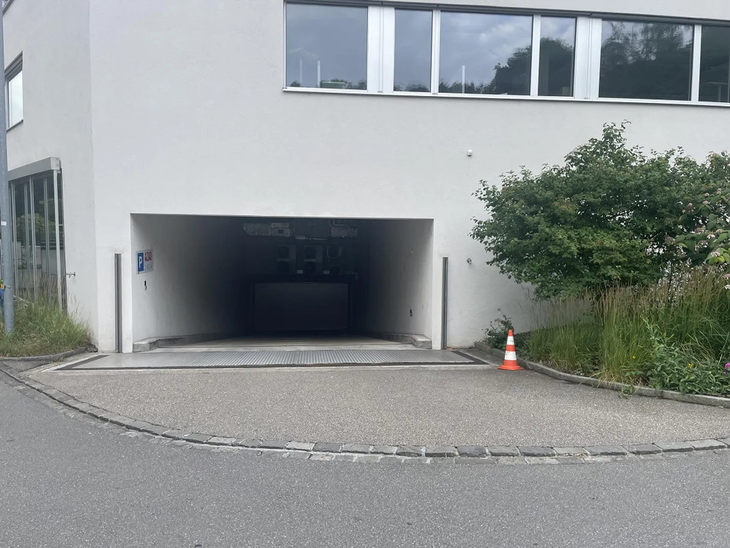Posto auto sotterraneo centrale in affitto - Foto 1 di 2